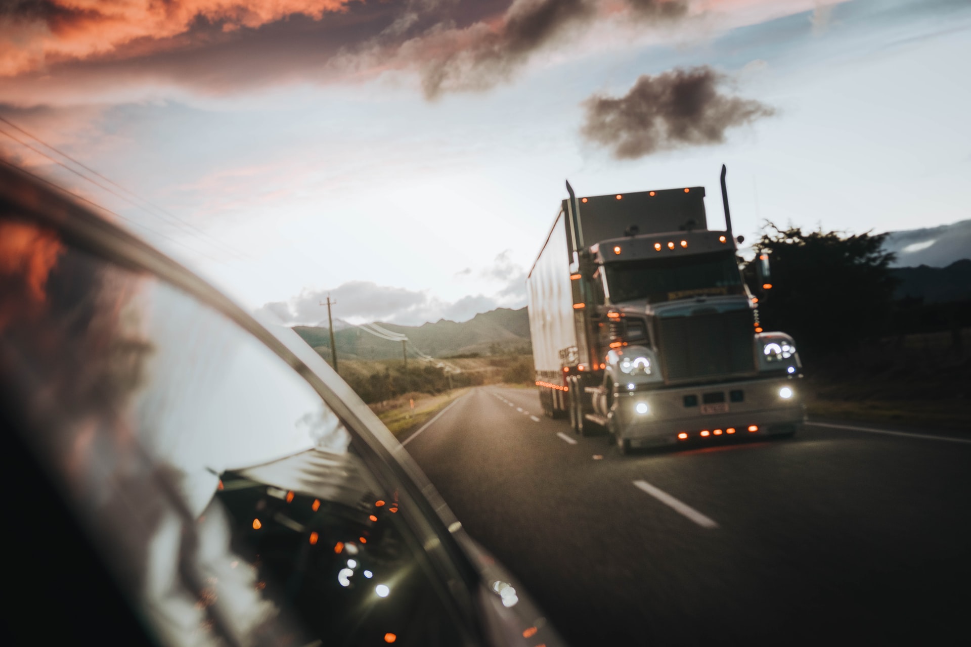 CONSIDERATIONS FOR HIRING A TRUCK ACCIDENT ATTORNEY IN UTAH